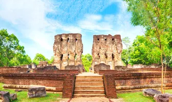 Memorable 3 Nights 4 Days Sri Lanka Luxury Tour Package Memorable 3 Nights 4 Days Sri Lanka Luxury Tour Package