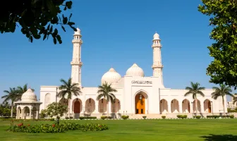 7 Nights 8 Days Muscat and Salalah Cruise Tour Package 7 Nights 8 Days Muscat and Salalah Cruise Tour Package