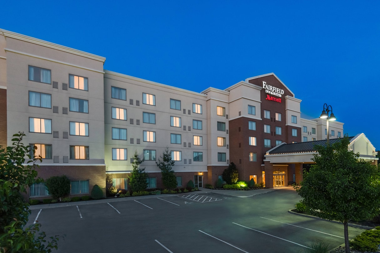 Fairfield Inn & Suites  Fairfield Inn & Suites